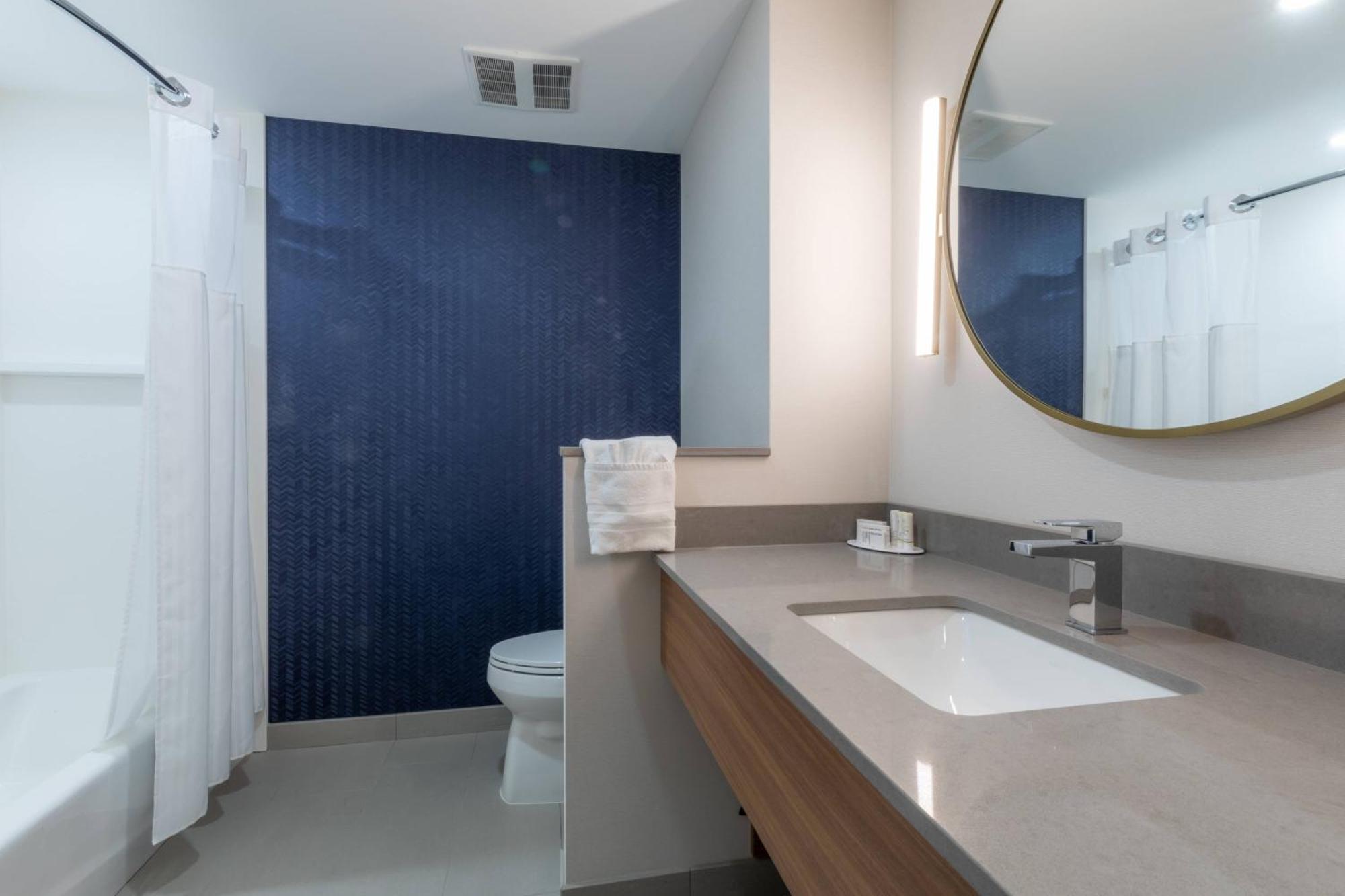 Fairfield Inn & Suites By Marriott سالمون آرم المظهر الخارجي الصورة